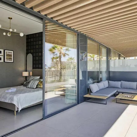 Apartament Vivi Homes - Sunrise - Plunge Pool - Beachfront - Terrace