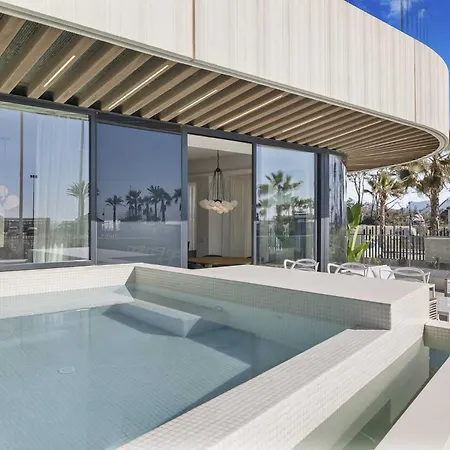 Vivi Homes - Sunrise - Plunge Pool - Beachfront - Terrace