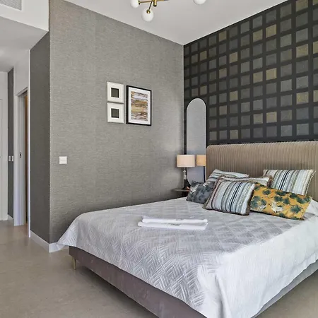 Vivi Homes - Sunrise - Plunge Pool - Beachfront - Terrace Apartament *