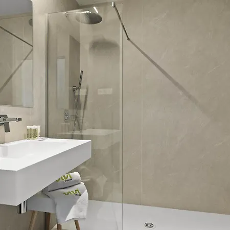 Vivi Homes - Sunrise - Plunge Pool - Beachfront - Terrace